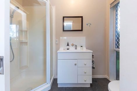 Photo of property in 10 Ryden Place, Glen Eden, Auckland, 0602