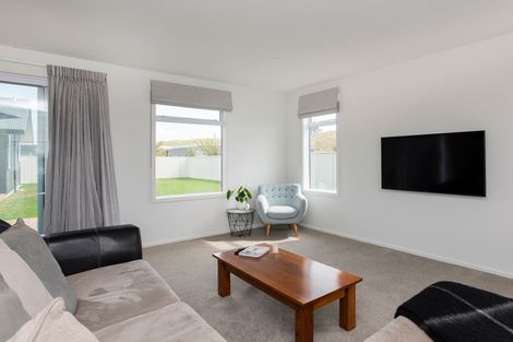 Photo of property in 53 Hamilton Drive, Wainui, Gisborne, 4010