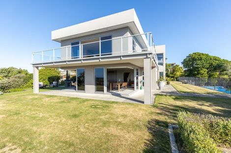 Photo of property in 33 Veale Road, Frankleigh Park, New Plymouth, 4371