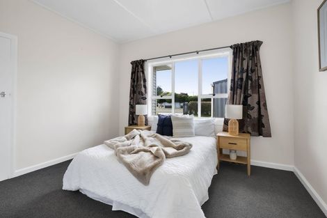 Photo of property in 33 Upjohn Street, Brooklands, New Plymouth, 4310