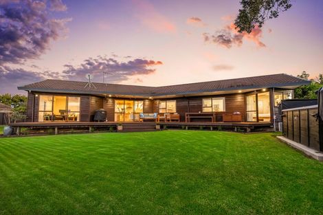 Photo of property in 22 Matisse Drive, West Harbour, Auckland, 0618