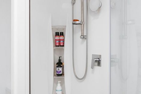 Photo of property in Waterview Estate, 30/4 Greystone Place, Omokoroa, 3114