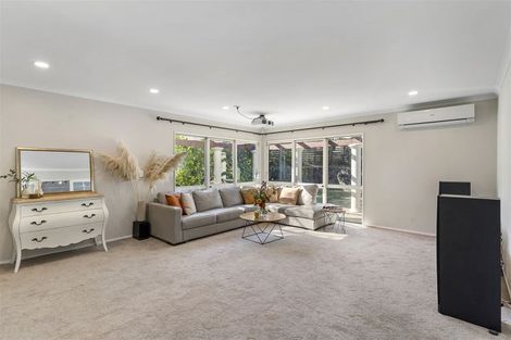 Photo of property in 3 Rosella Place, Murrays Bay, Auckland, 0630