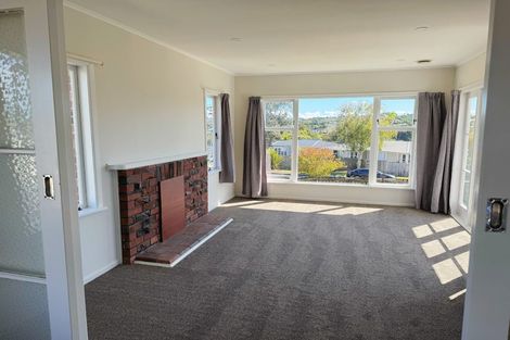 Photo of property in 3 Trinidad Road, Sunnynook, Auckland, 0620