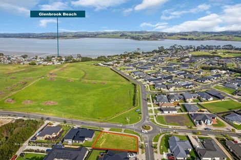 Photo of property in 2 Orawahi Road, Glenbrook, 2681