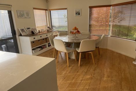 Photo of property in 43 Ponderosa Drive, Oteha, Auckland, 0632