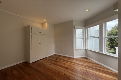 Photo of property in 20 Northland Road, Northland, Wellington, 6012