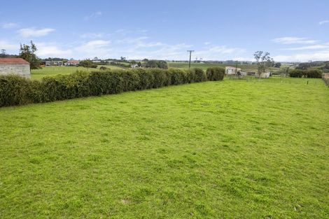 Photo of property in 155 Cross Road, Lepperton, New Plymouth, 4373