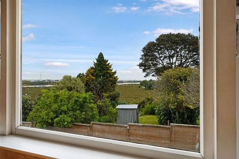 Photo of property in 41 Jaemont Avenue, Te Atatu South, Auckland, 0610
