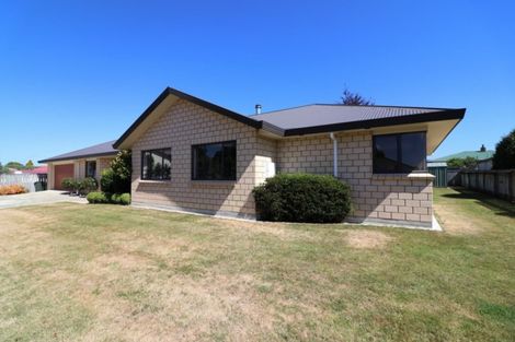 Photo of property in 8a Allan Street, Dannevirke, 4930