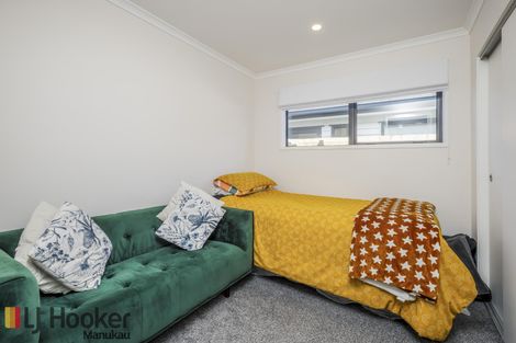 Photo of property in 15 Farmland Road, Papakura, 2110