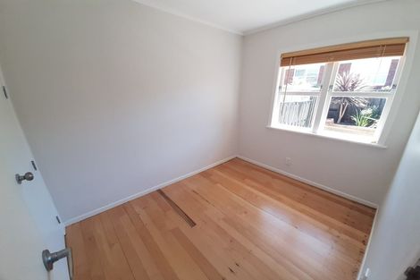 Photo of property in 2/48a Northboro Road, Belmont, Auckland, 0622