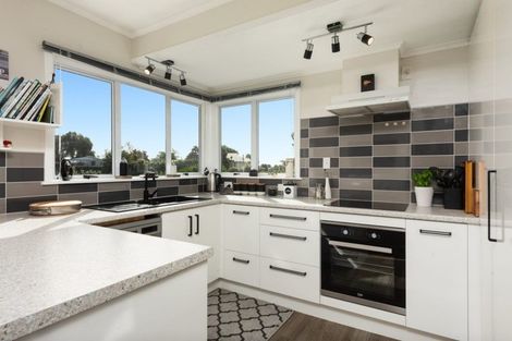 Photo of property in 16 Brown Terrace, Te Puke, 3119