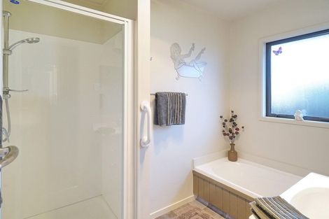 Photo of property in 4 Burnridge Place, Belfast, Christchurch, 8051