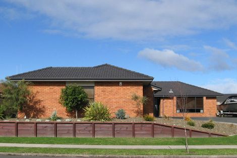 Photo of property in 43 Saint James Drive, Huntington, Hamilton, 3210