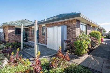 Photo of property in 115 Realm Drive, Paraparaumu, 5032