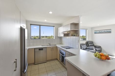 Photo of property in 5 Keri Vista Rise, Papakura, 2110
