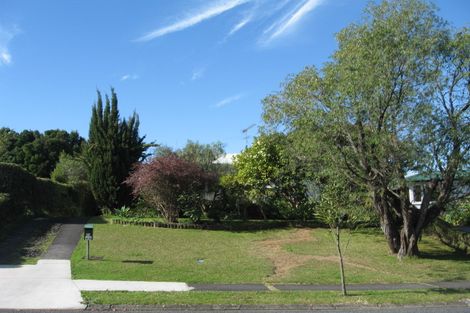 Photo of property in 71 La Trobe Street, Pakuranga Heights, Auckland, 2010