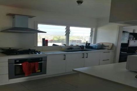 Photo of property in 16 Tonar Street, Northcote, Auckland, 0627