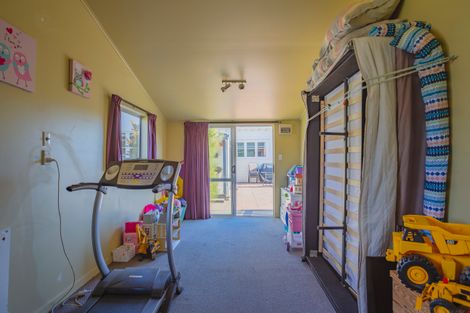 Photo of property in 28 Davie Street, Temuka, 7920