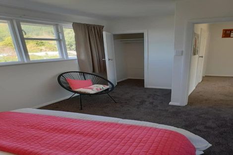 Photo of property in 29 Roberts Street, Tawa, Wellington, 5028