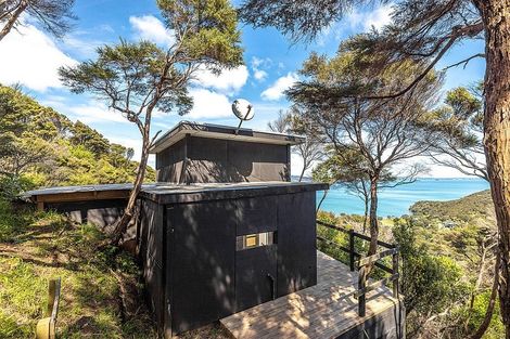 Photo of property in 27 Okoka Road, Omiha, Waiheke Island, 1081