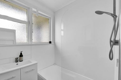 Photo of property in 3 Sutton Place, Hawera, 4610