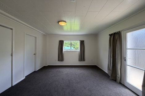 Photo of property in 10 Ciprian Place, Henderson, Auckland, 0612