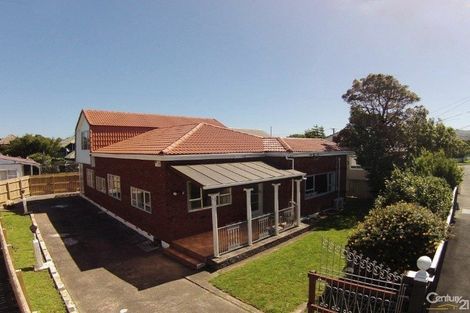 Photo of property in 7 Whites Line West, Woburn, Lower Hutt, 5010