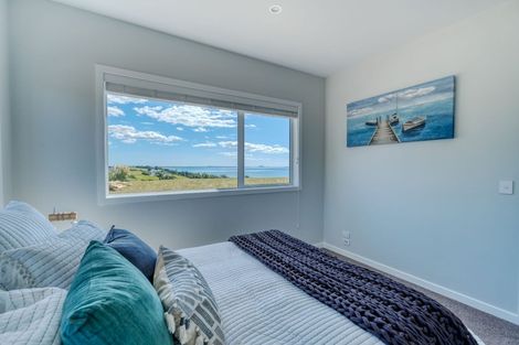 Photo of property in 2 Sunset Heights, Cable Bay, 0420