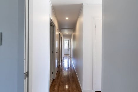 Photo of property in 15a Mildmay Road, Henderson, Auckland, 0610