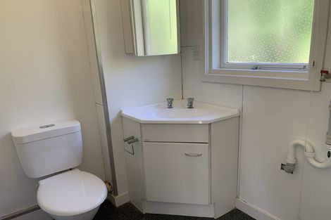 Photo of property in Milford Court Flats, 12/515a Adelaide Road, Berhampore, Wellington, 6023