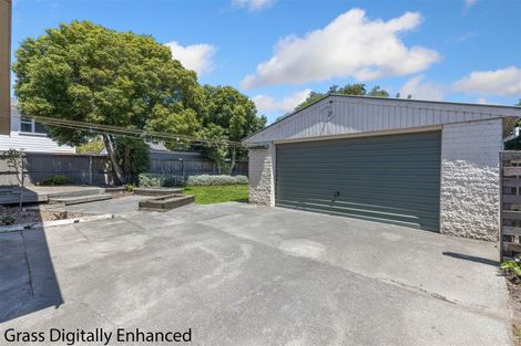 Photo of property in 5 Brookby Crescent, Avonhead, Christchurch, 8042