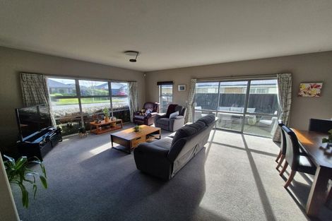 Photo of property in 8 Millesimes Way, Yaldhurst, Christchurch, 8042