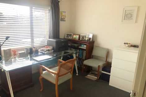 Photo of property in 10 Umu Place, Mangere, Auckland, 2022