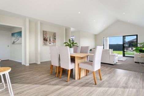 Photo of property in 6 Lewis Way, Cambridge, 3434