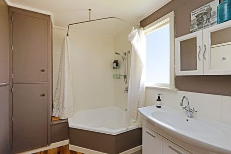 Photo of property in 621 Avenue Road West, Saint Leonards, Hastings, 4120