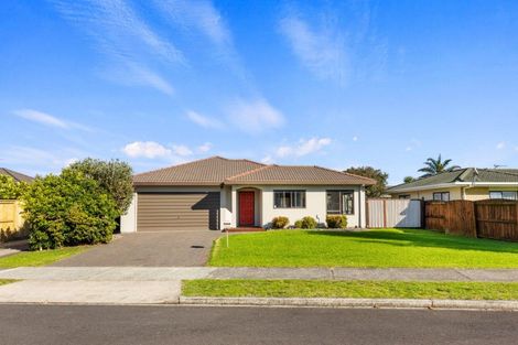 Photo of property in 38 Katerini Grove, Papamoa Beach, Papamoa, 3118