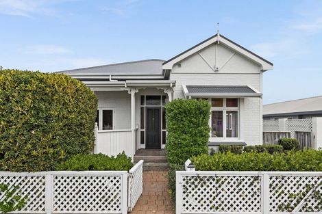 Photo of property in 89 Wellesley Road, Napier South, Napier, 4110