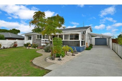 Photo of property in 14 Nickell Place, Orewa, 0931