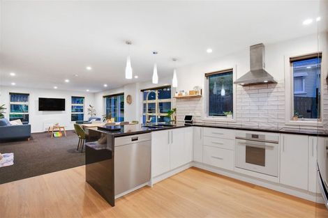 Photo of property in 122a Main Road, Titahi Bay, Porirua, 5022