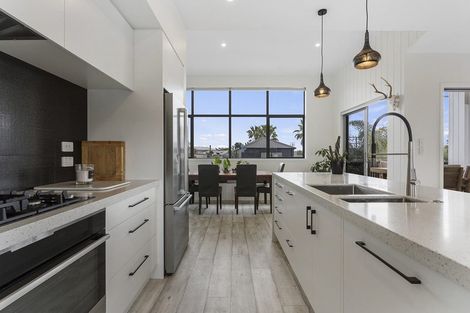 Photo of property in 1312 Papamoa Beach Road, Papamoa Beach, Papamoa, 3118