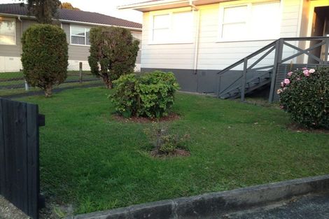 Photo of property in 16 Fairlight Place, Manurewa, Auckland, 2102