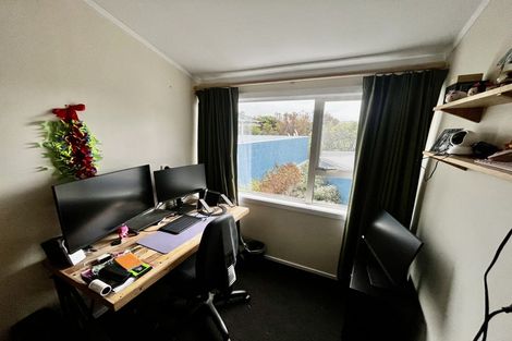 Photo of property in 4/30 Lyall Parade, Lyall Bay, Wellington, 6022