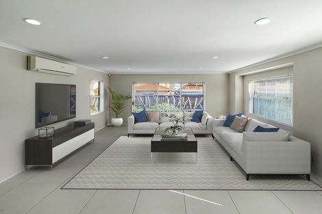 Photo of property in 3 Lorenzo Way, Flat Bush, Auckland, 2016