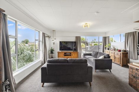 Photo of property in 3 Alf Walker Place, Papakura, 2110