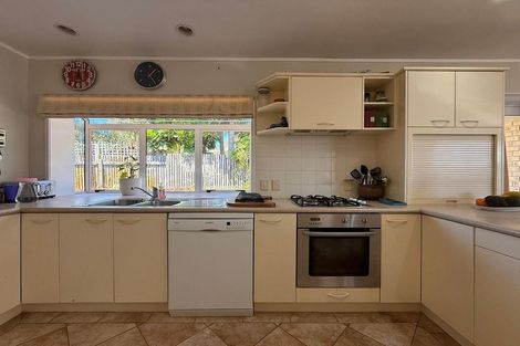 Photo of property in 7 Sanctuary Point, Sunnyhills, Auckland, 2010