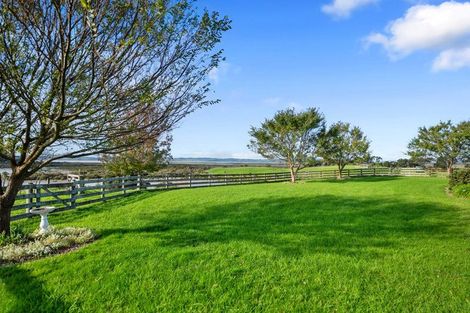 Photo of property in 68d Tuparekura Road, South Head, Helensville, 0874