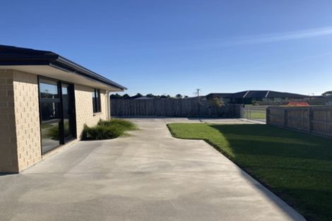 Photo of property in 1 Gladys Place, Levin, 5510