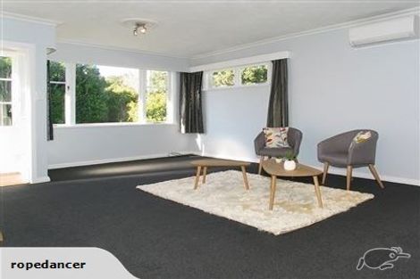Photo of property in 7 Warrington Grove, Newlands, Wellington, 6037
